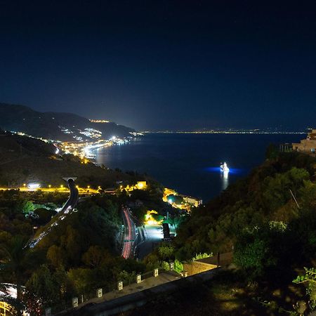 Medea Residence Appartamenti Vacanze Taormina Zimmer foto