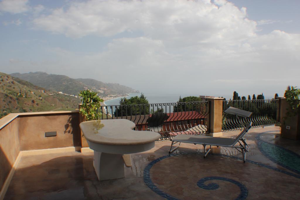 Medea Residence Appartamenti Vacanze Taormina Zimmer foto